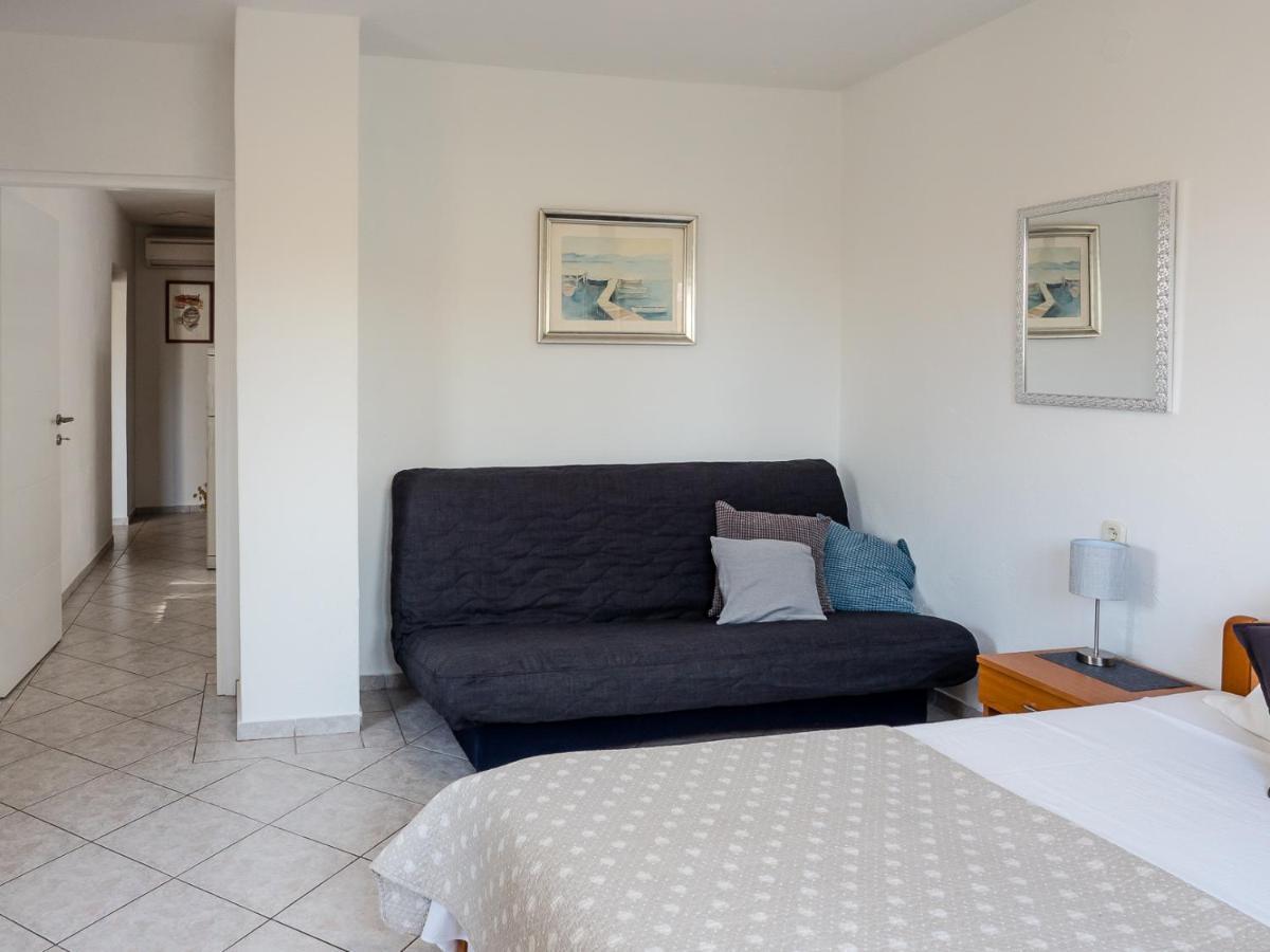 Apartments Summer Bloom Krk Town Exterior foto