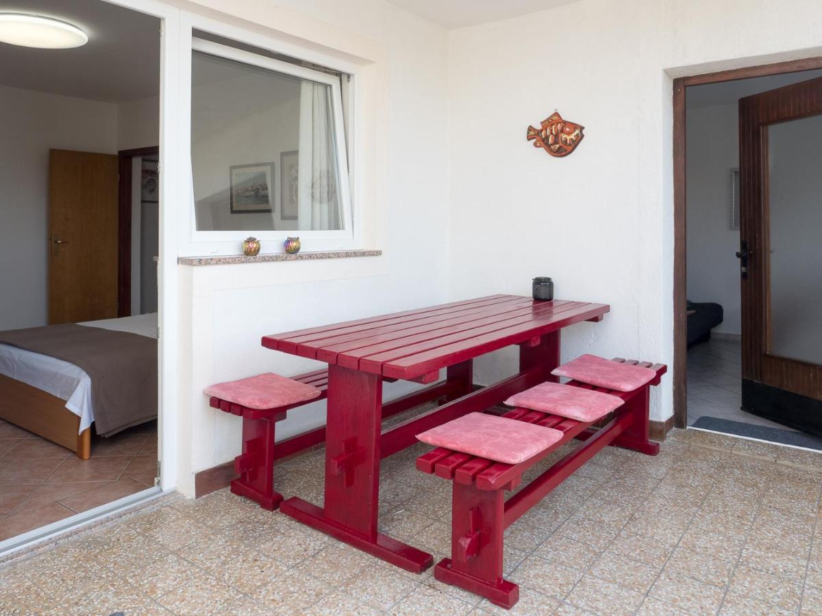 Apartments Summer Bloom Krk Town Exterior foto