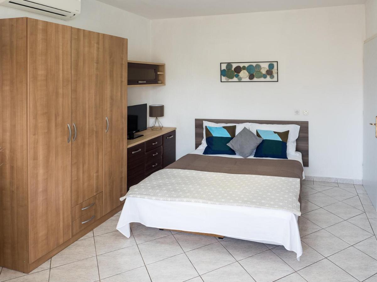 Apartments Summer Bloom Krk Town Exterior foto
