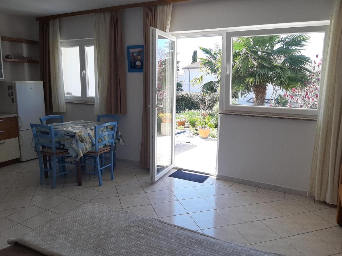 Apartments Summer Bloom Krk Town Exterior foto